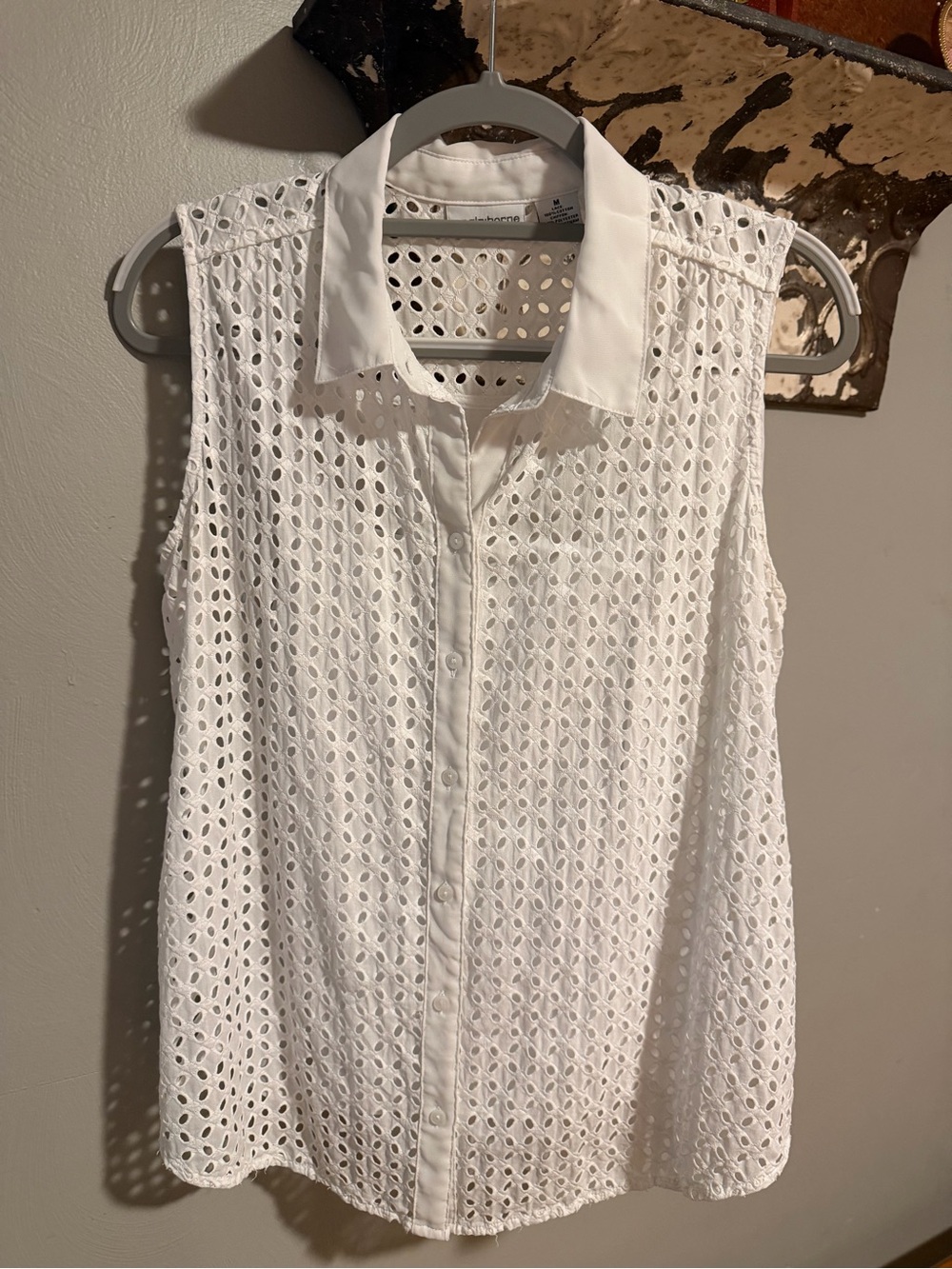 Liz Claiborne White Eyelet Sleeveless Button-Down Shirt
